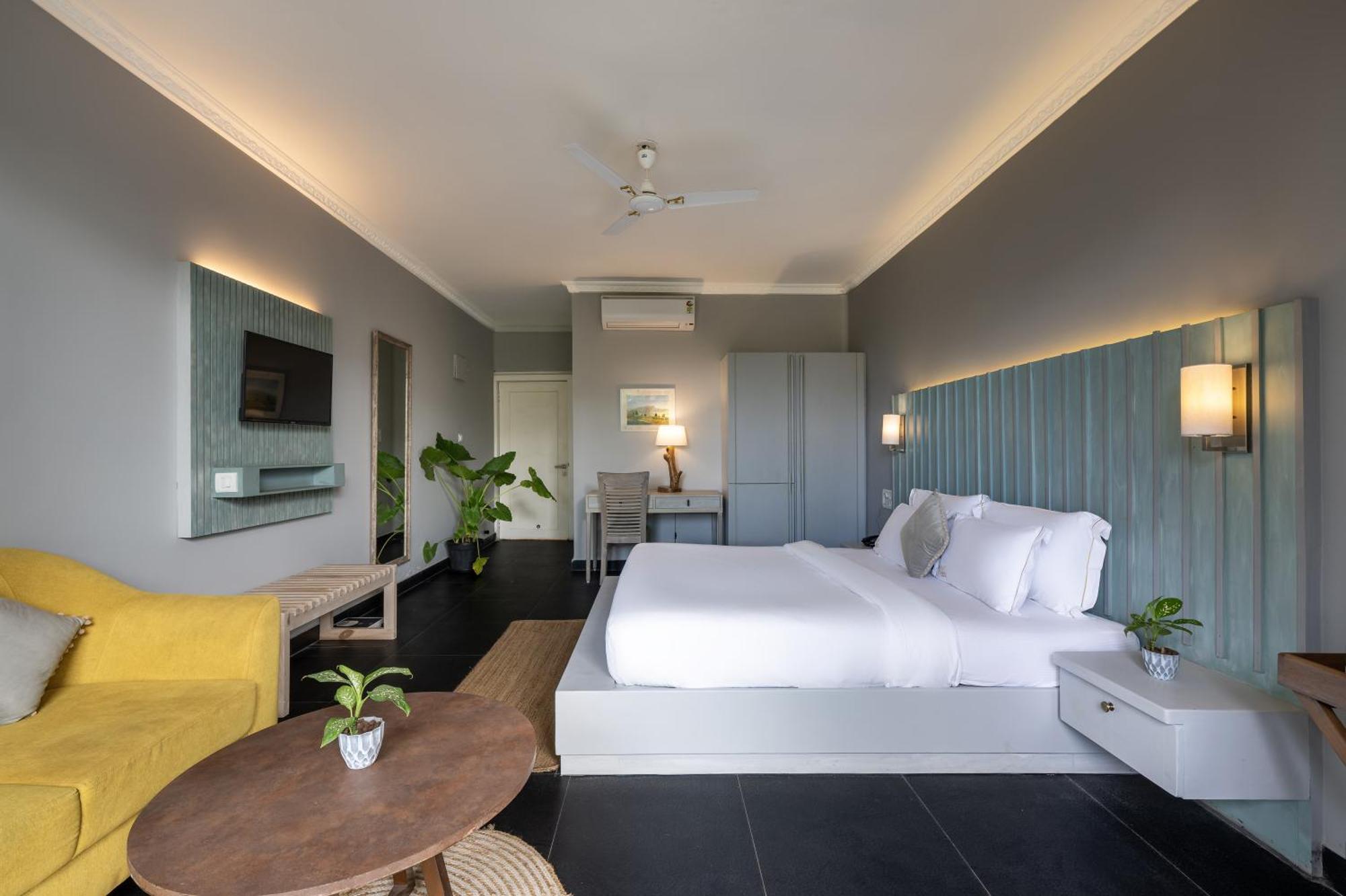 Hotel Echor Samara Morjim Goa Sea View Restro Exterior foto