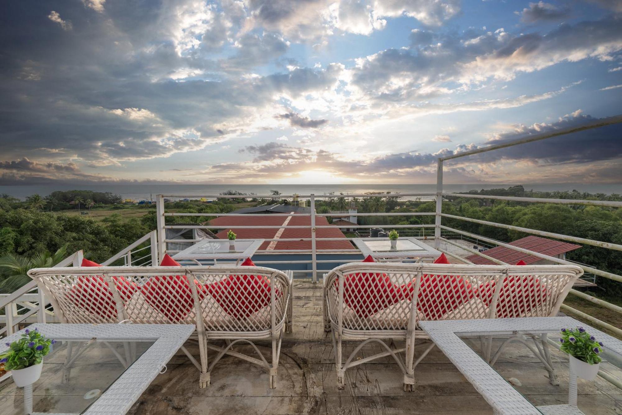 Hotel Echor Samara Morjim Goa Sea View Restro Exterior foto